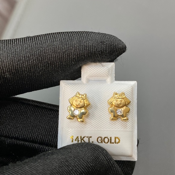 14kt little girl earrings